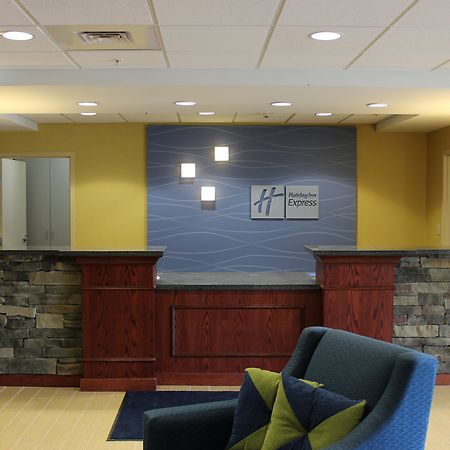 Holiday Inn Express Milford By Ihg Exterior foto