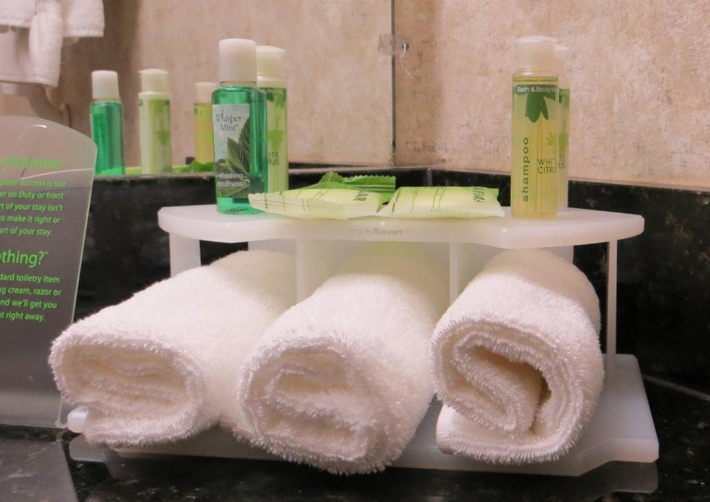 Holiday Inn Express Milford By Ihg Habitación foto